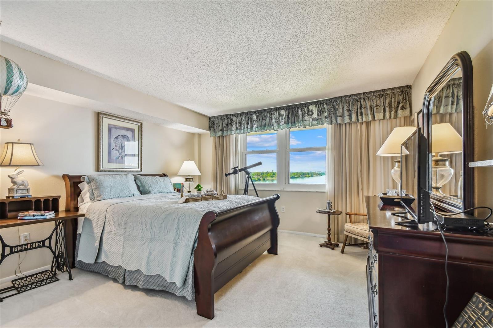 Image 19 of 44 For 634 Edgewater Drive 744