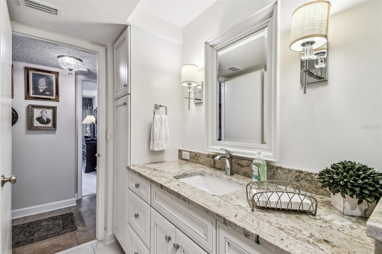 Image 20 of 44 For 634 Edgewater Drive 744