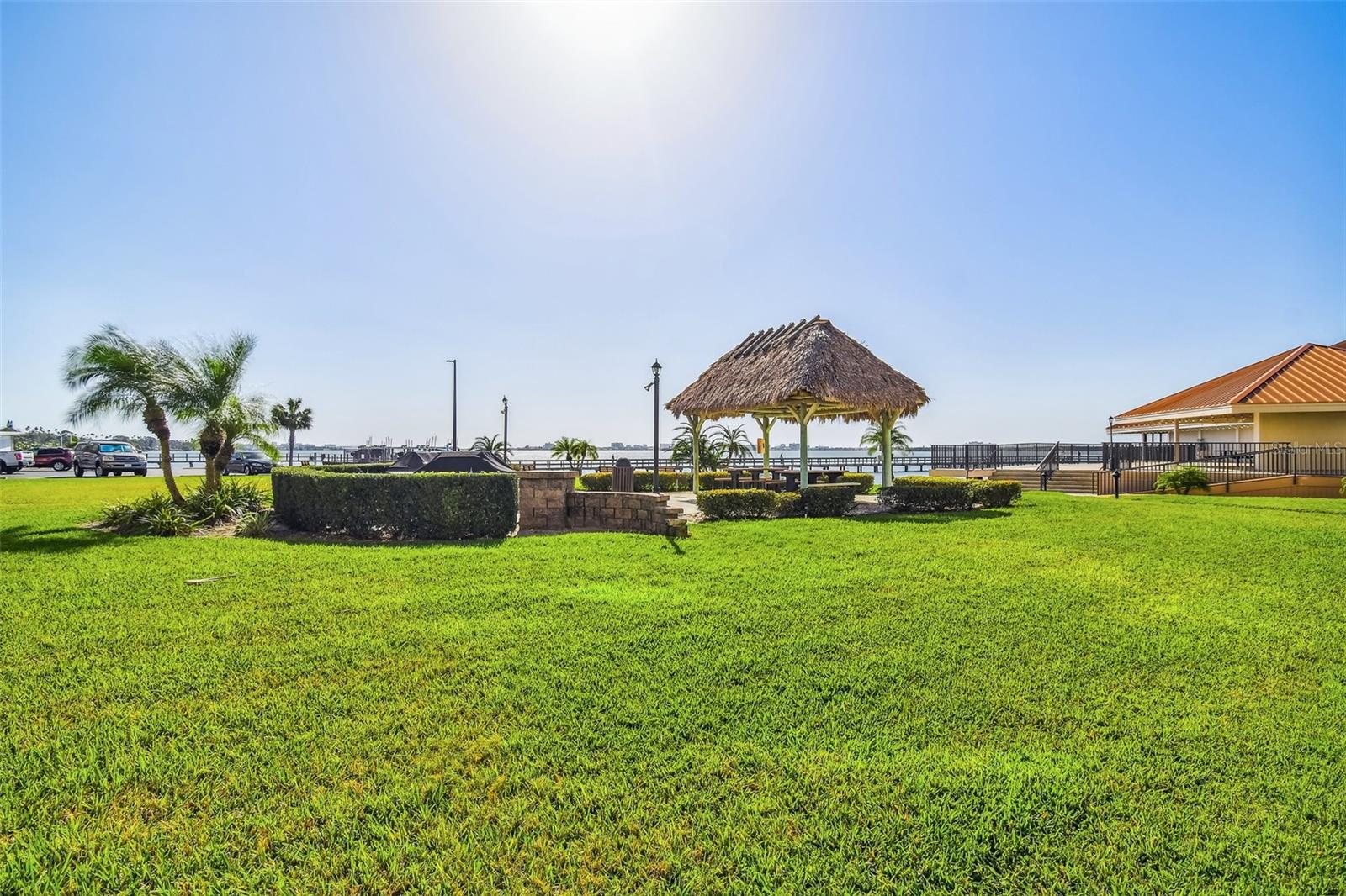 Image 27 of 44 For 634 Edgewater Drive 744