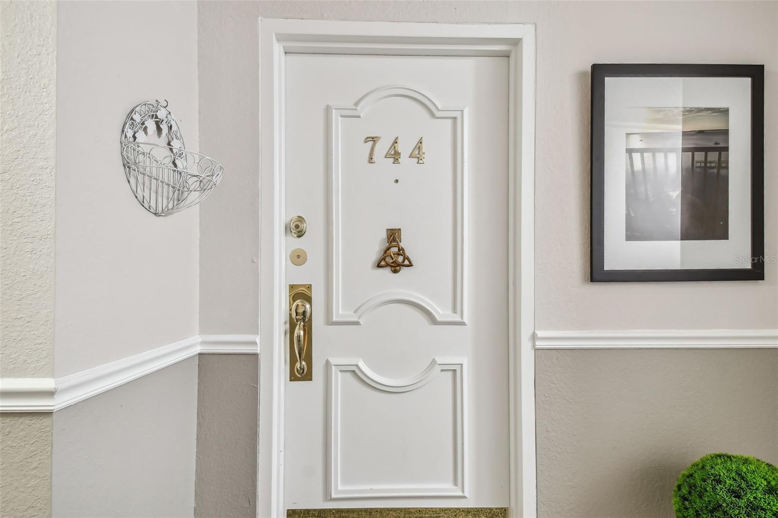 Image 33 of 44 For 634 Edgewater Drive 744