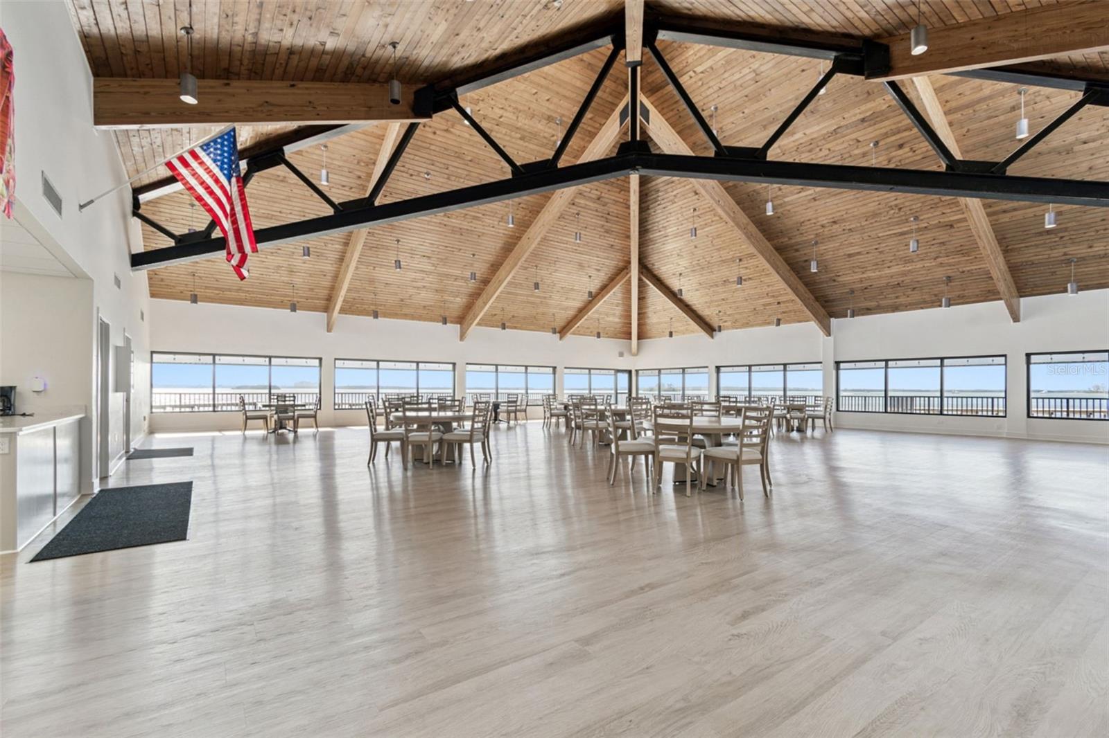 Image 38 of 44 For 634 Edgewater Drive 744