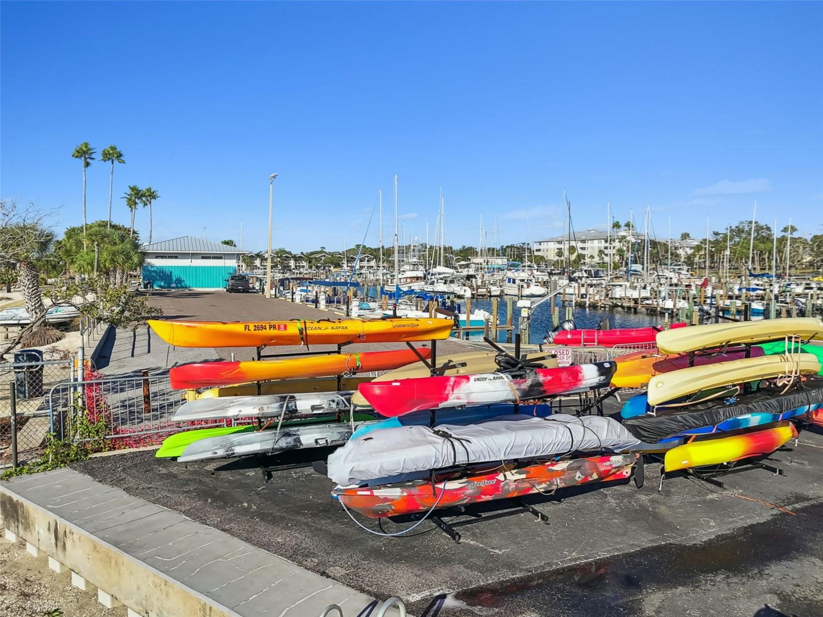 Image 40 of 44 For 634 Edgewater Drive 744