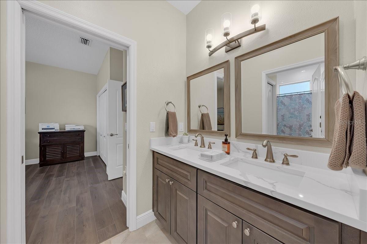 Image 22 of 44 For 5114 Sylvan Oaks Drive