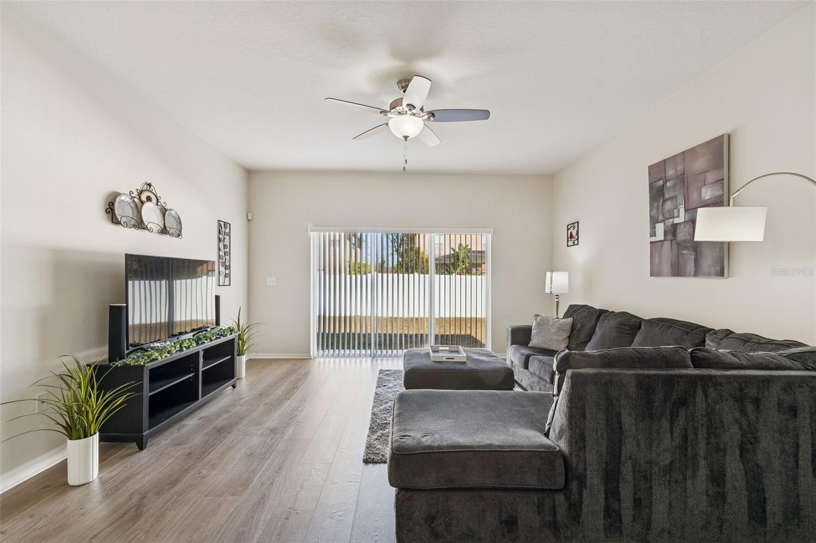 Image 25 of 79 For 5956 Desert Peace Avenue