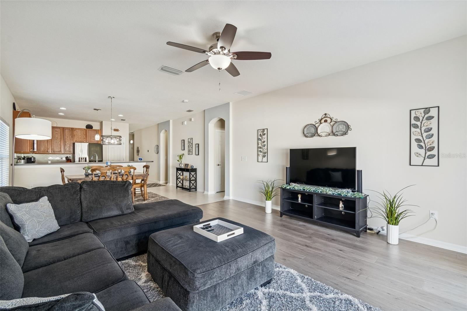 Image 28 of 79 For 5956 Desert Peace Avenue