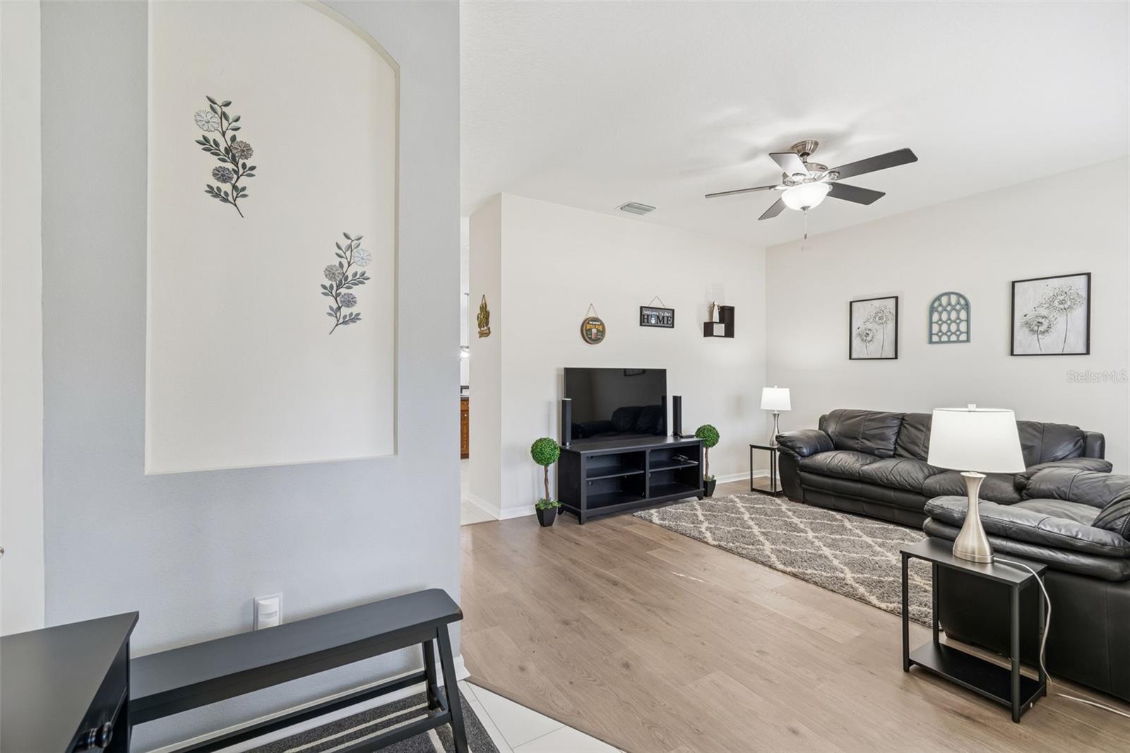 Image 7 of 79 For 5956 Desert Peace Avenue