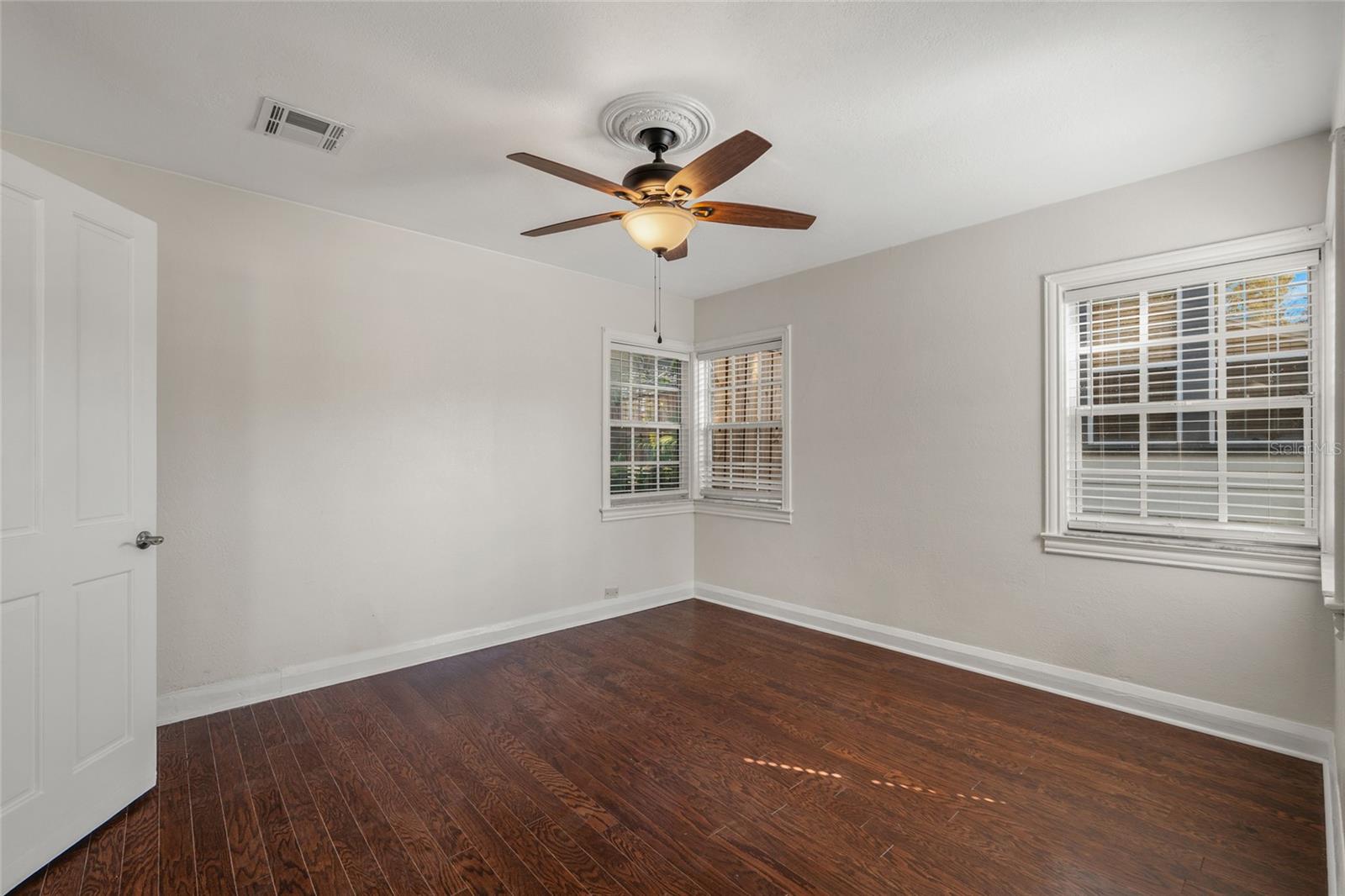 Image 29 of 55 For 300 Idlewild Avenue