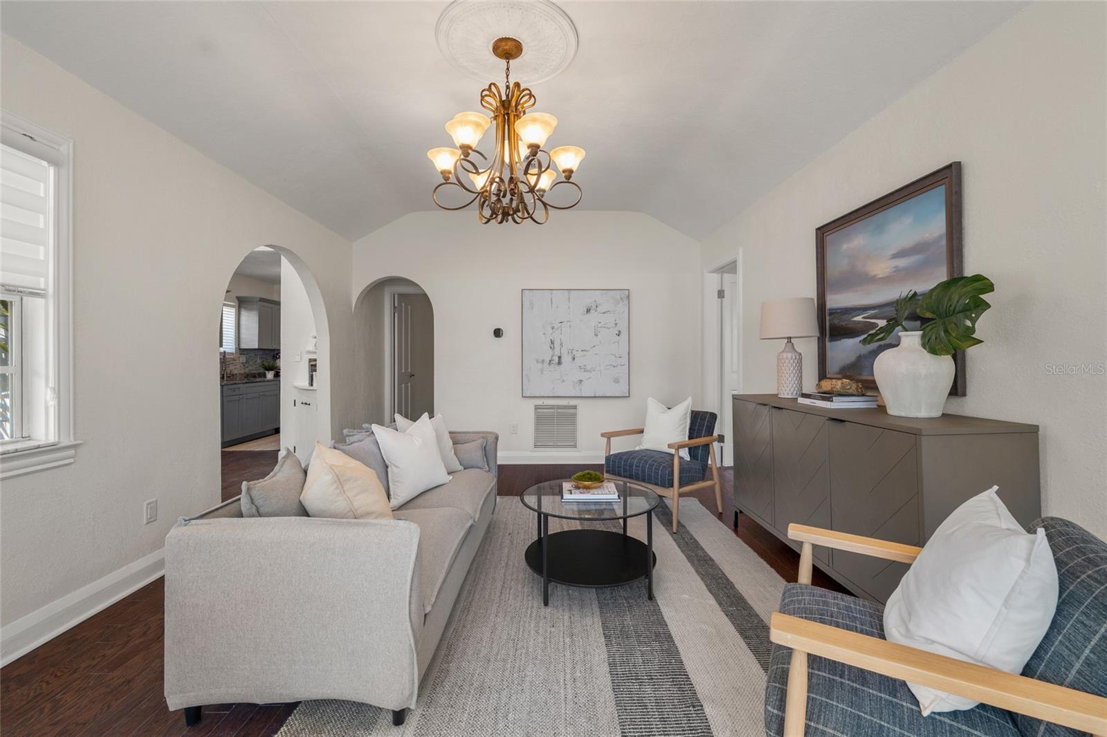 Image 3 of 55 For 300 Idlewild Avenue