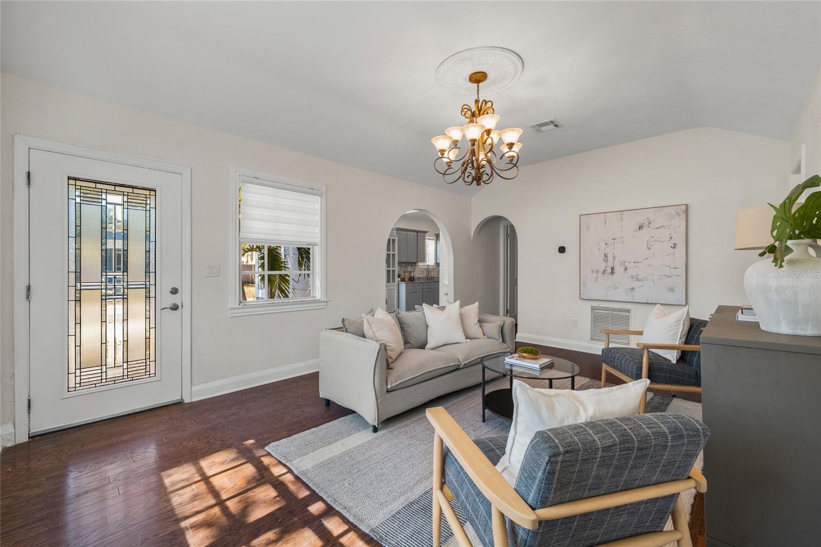 Image 4 of 55 For 300 Idlewild Avenue