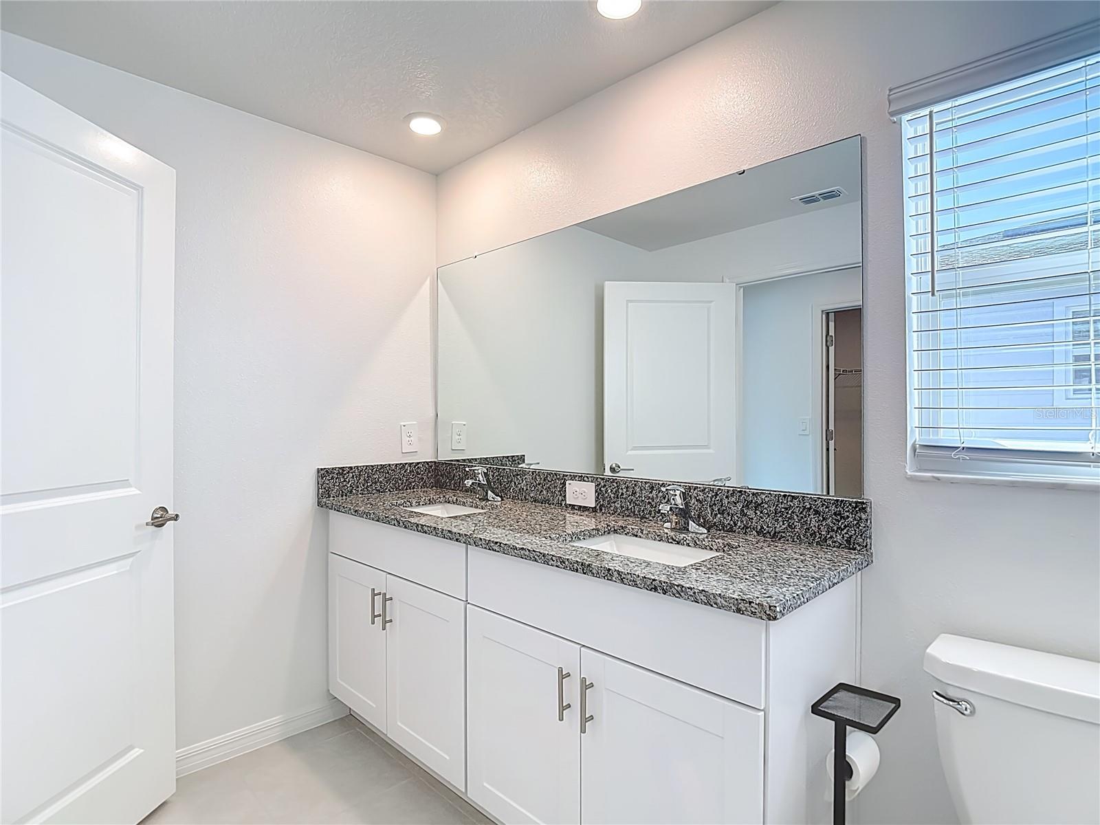 Image 22 of 38 For 6170 Shiner Street