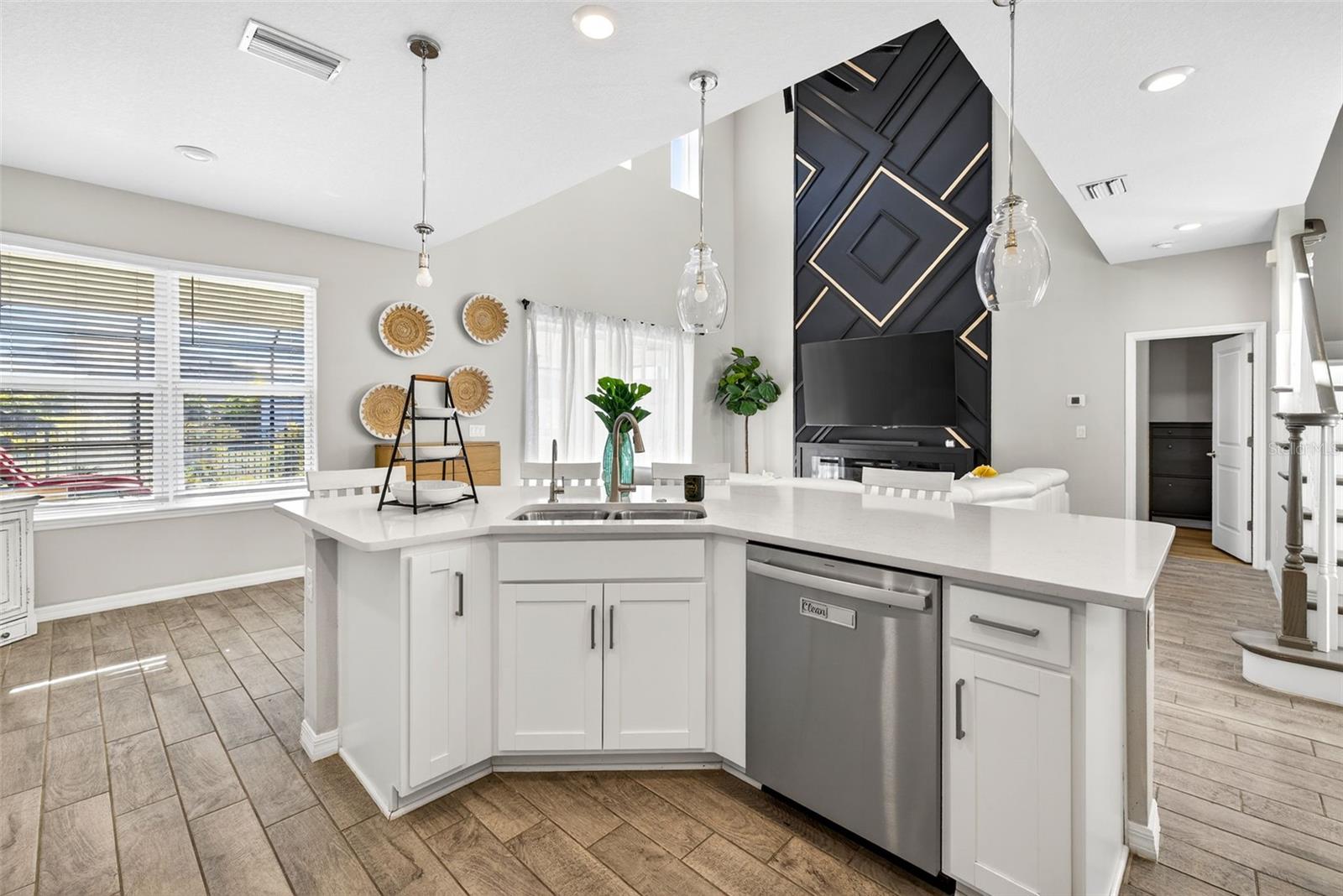 Image 12 of 68 For 33805 Astoria Circle