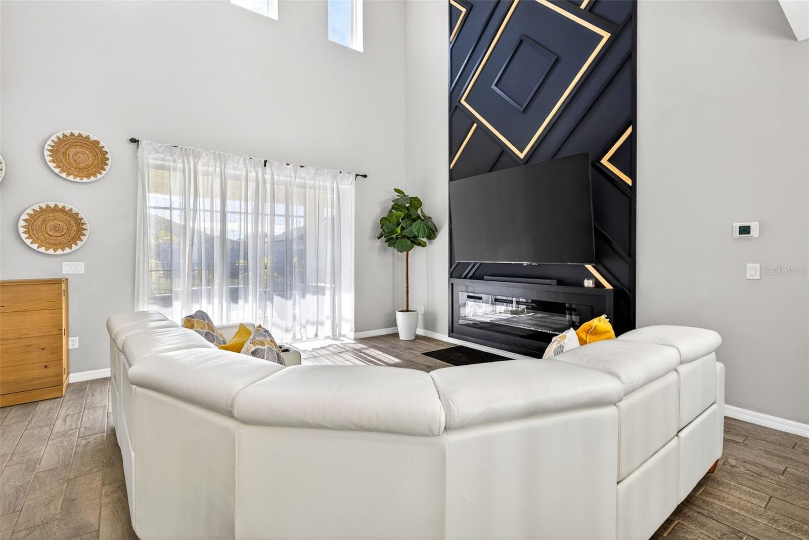 Image 13 of 68 For 33805 Astoria Circle