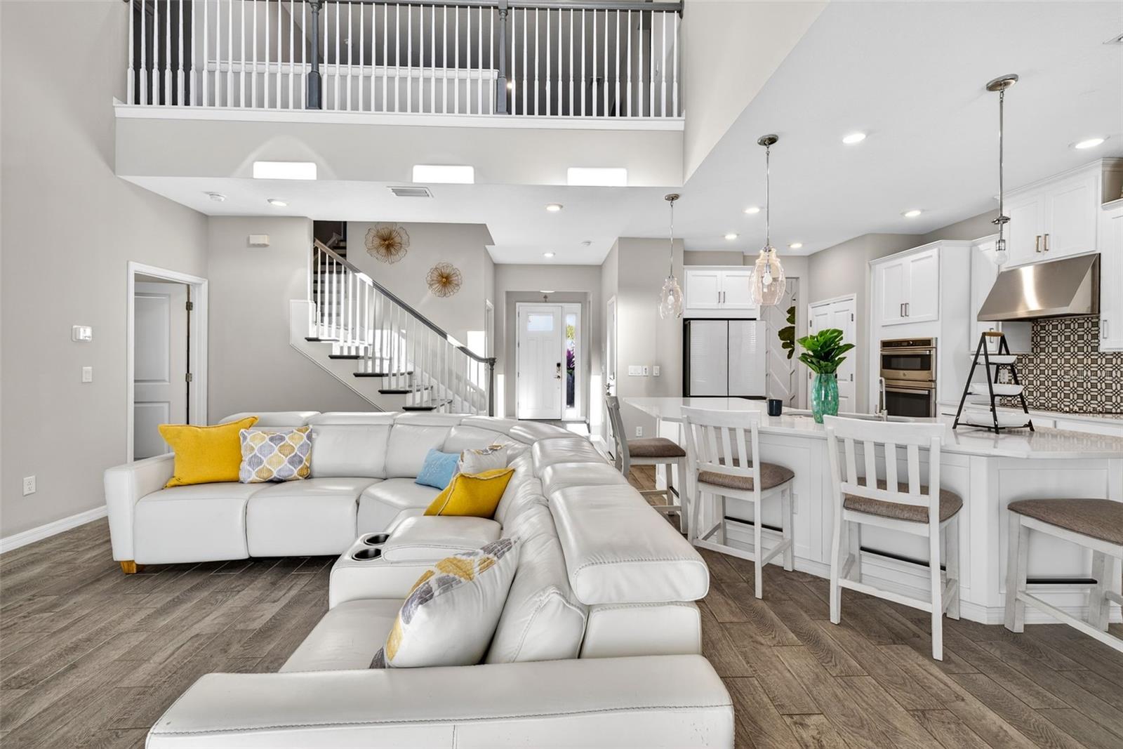 Image 16 of 68 For 33805 Astoria Circle