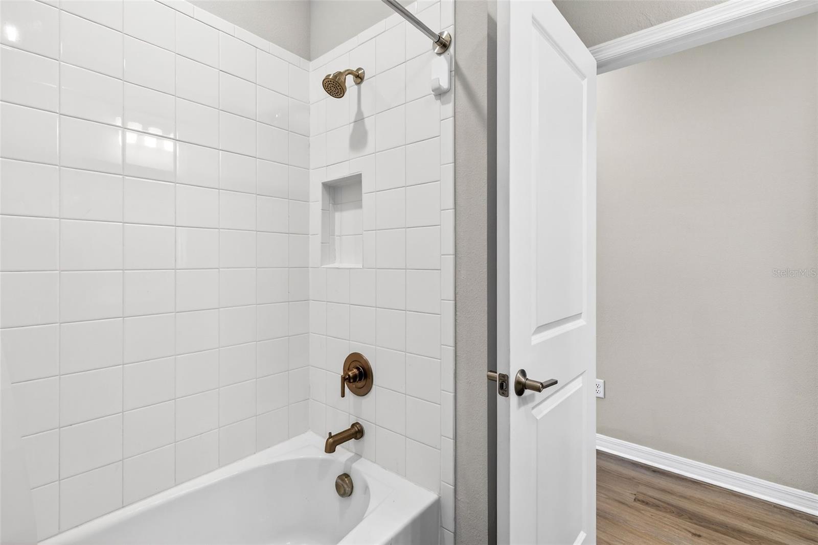 Image 26 of 68 For 33805 Astoria Circle