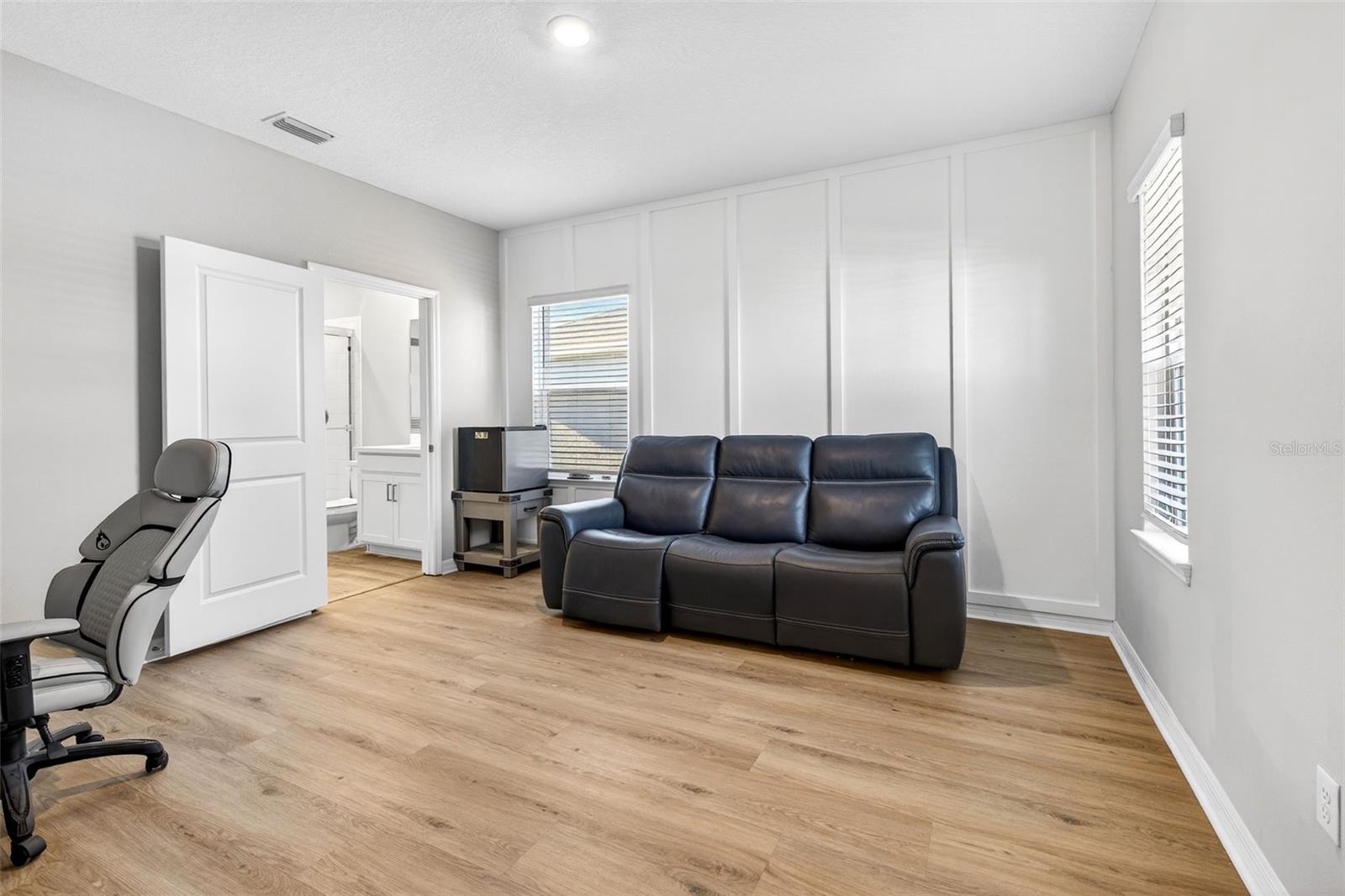 Image 34 of 68 For 33805 Astoria Circle