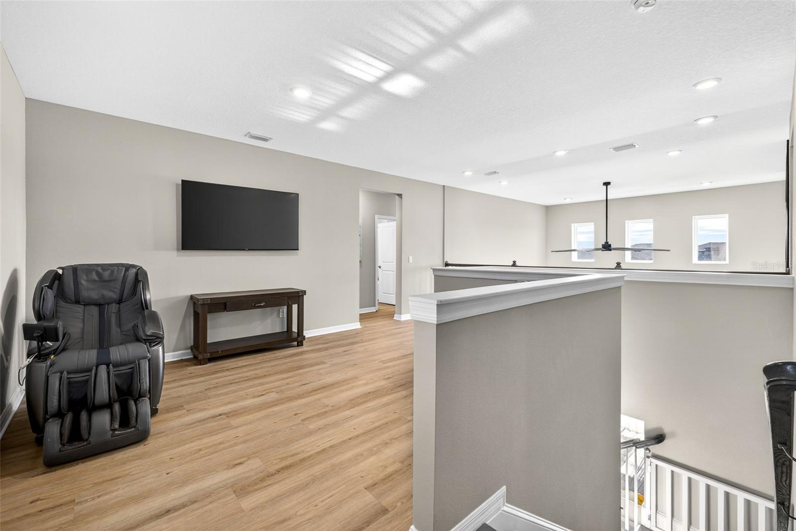 Image 35 of 68 For 33805 Astoria Circle