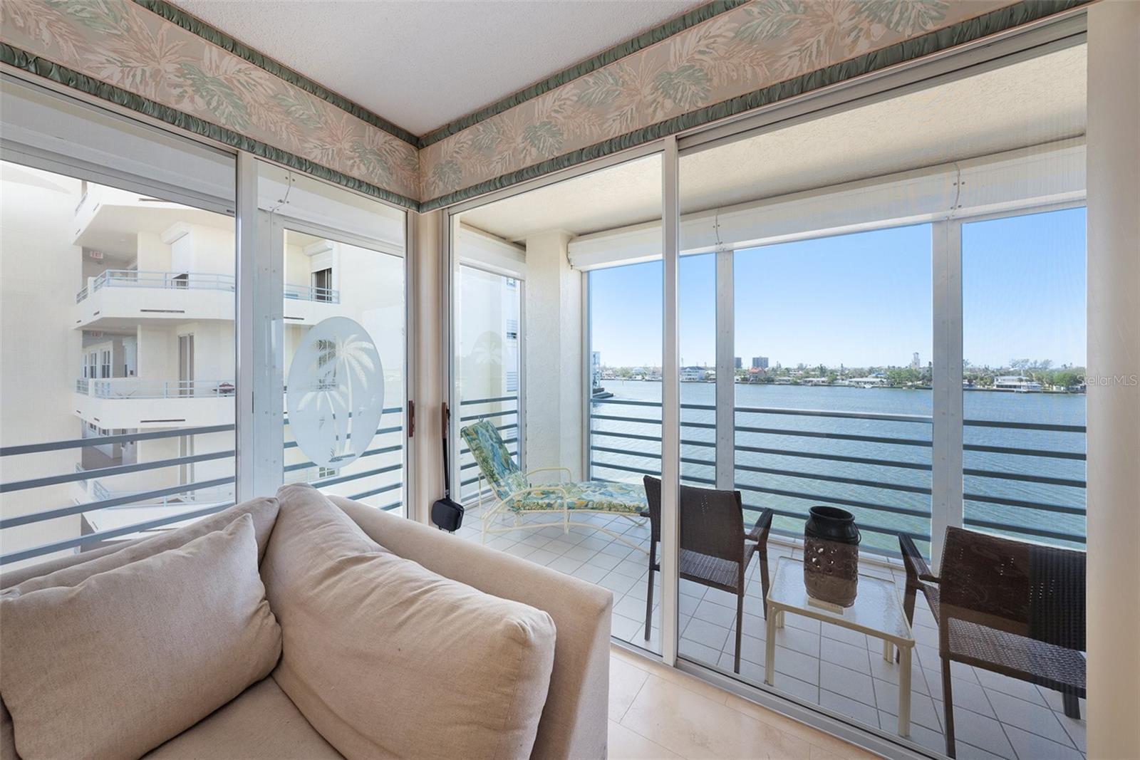 Image 5 of 30 For 7984 Sailboat Key Boulevard S 401