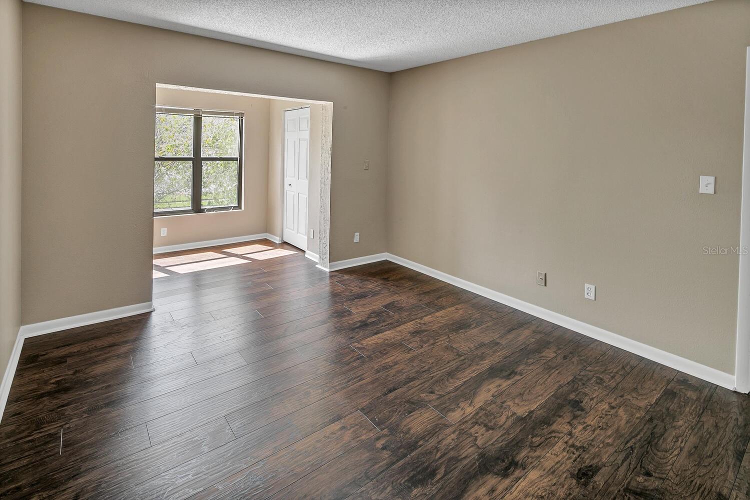 Image 14 of 33 For 2002 Blue Hawk Court 1723