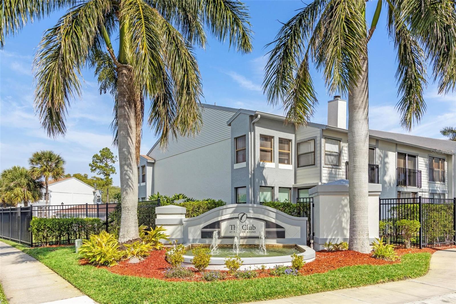 Image 32 of 33 For 2002 Blue Hawk Court 1723