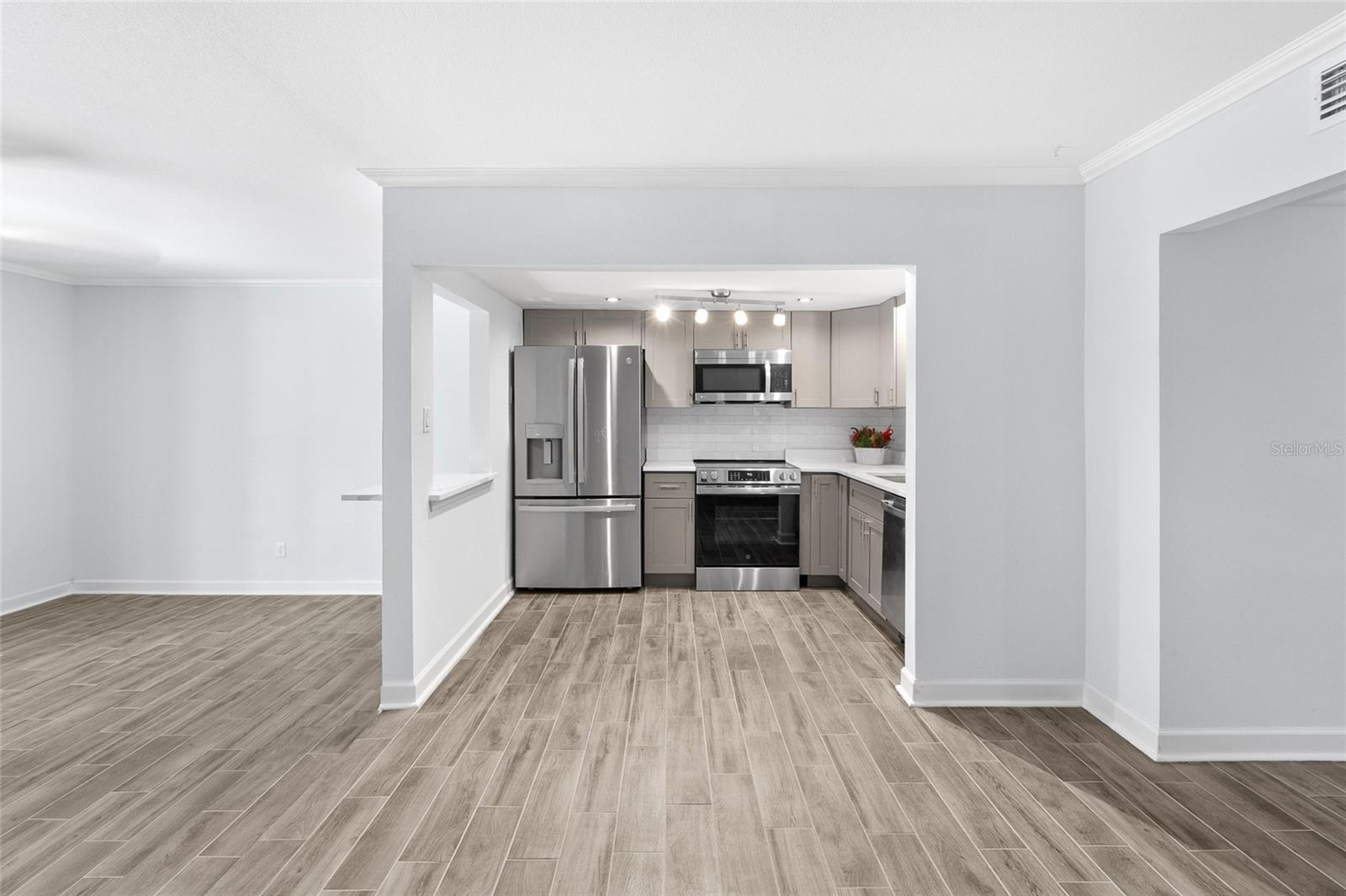 Image 13 of 34 For 505 Plaza Seville Court 9