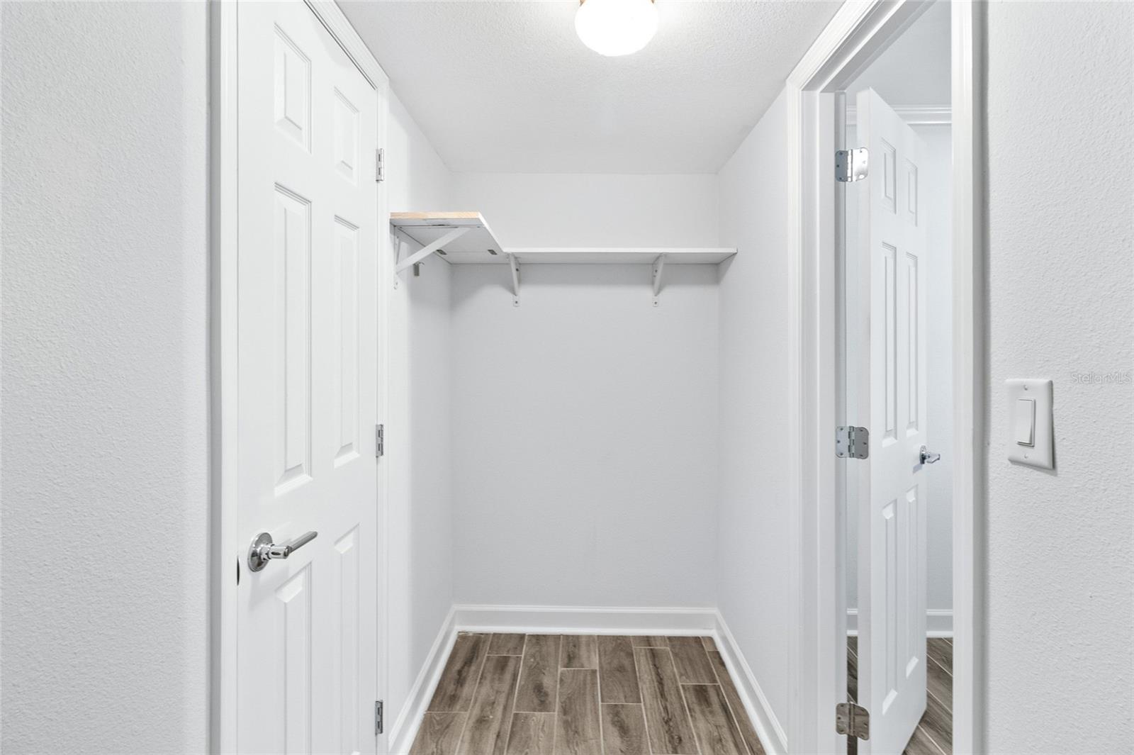 Image 25 of 34 For 505 Plaza Seville Court 9