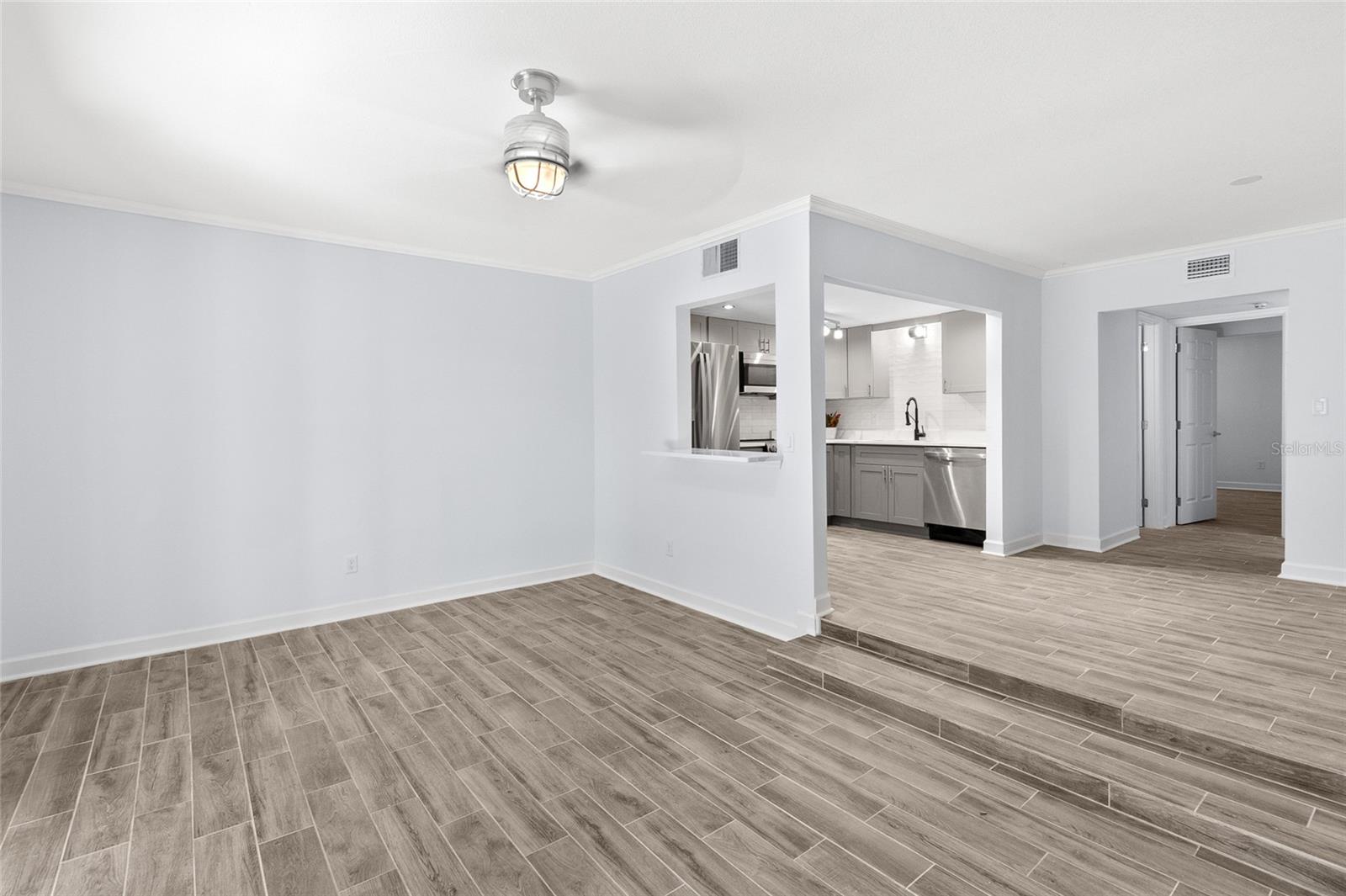 Image 9 of 34 For 505 Plaza Seville Court 9