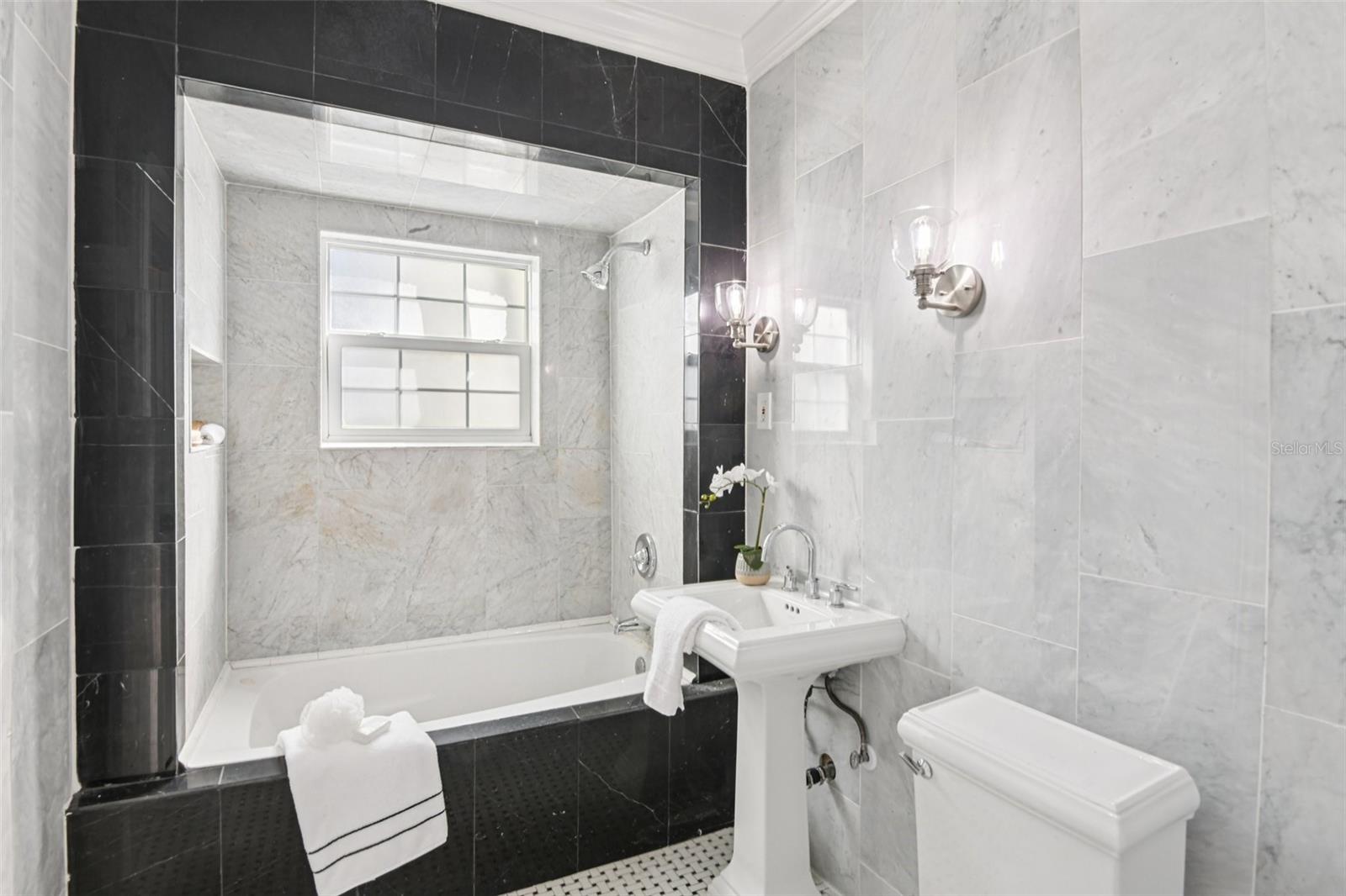 Image 15 of 57 For 104 Palmera Boulevard Ne