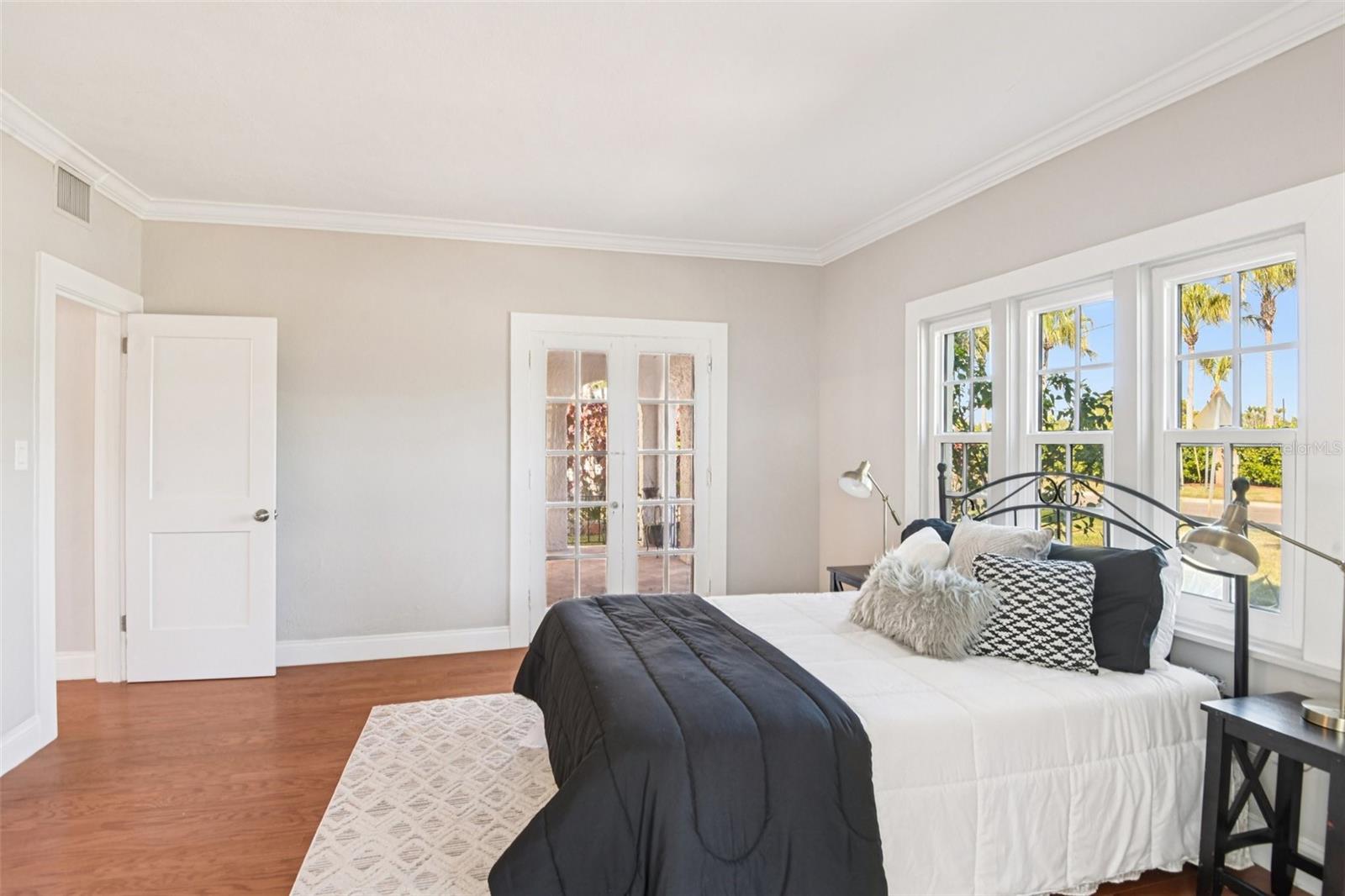 Image 16 of 57 For 104 Palmera Boulevard Ne