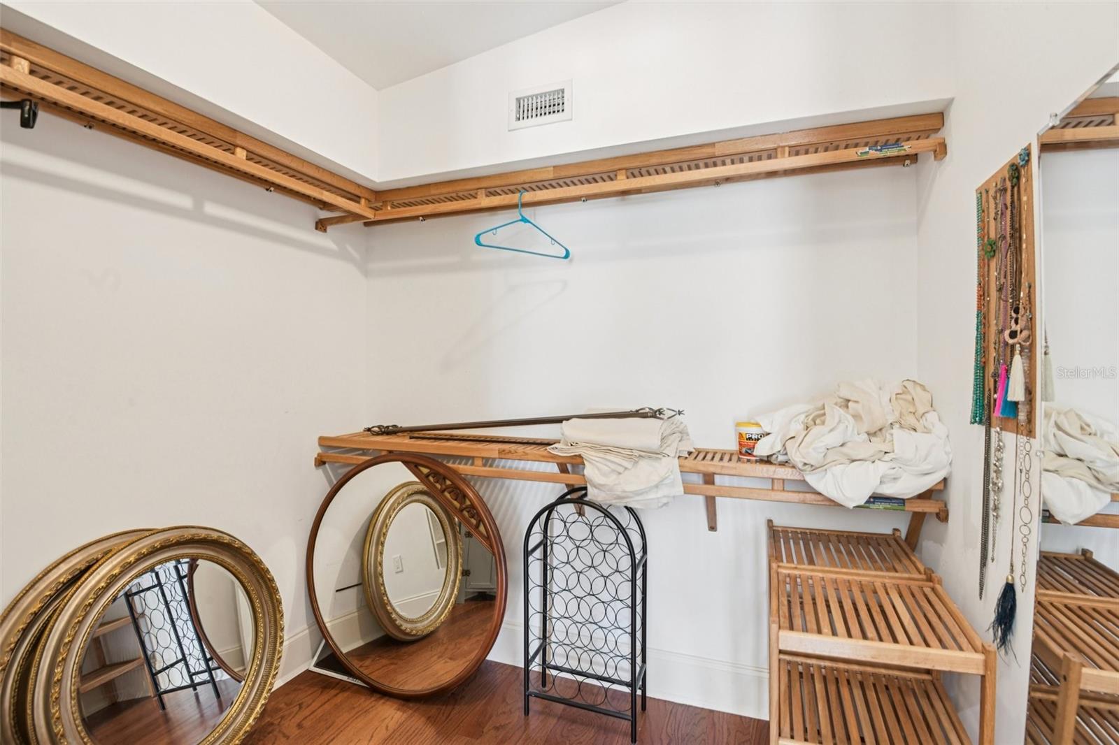 Image 23 of 57 For 104 Palmera Boulevard Ne