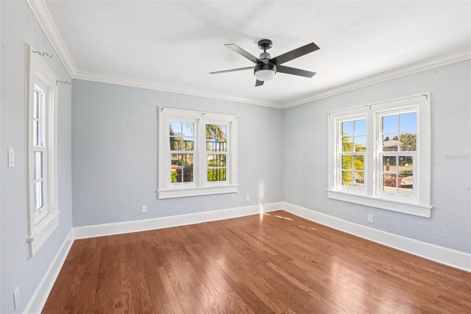 Image 30 of 57 For 104 Palmera Boulevard Ne