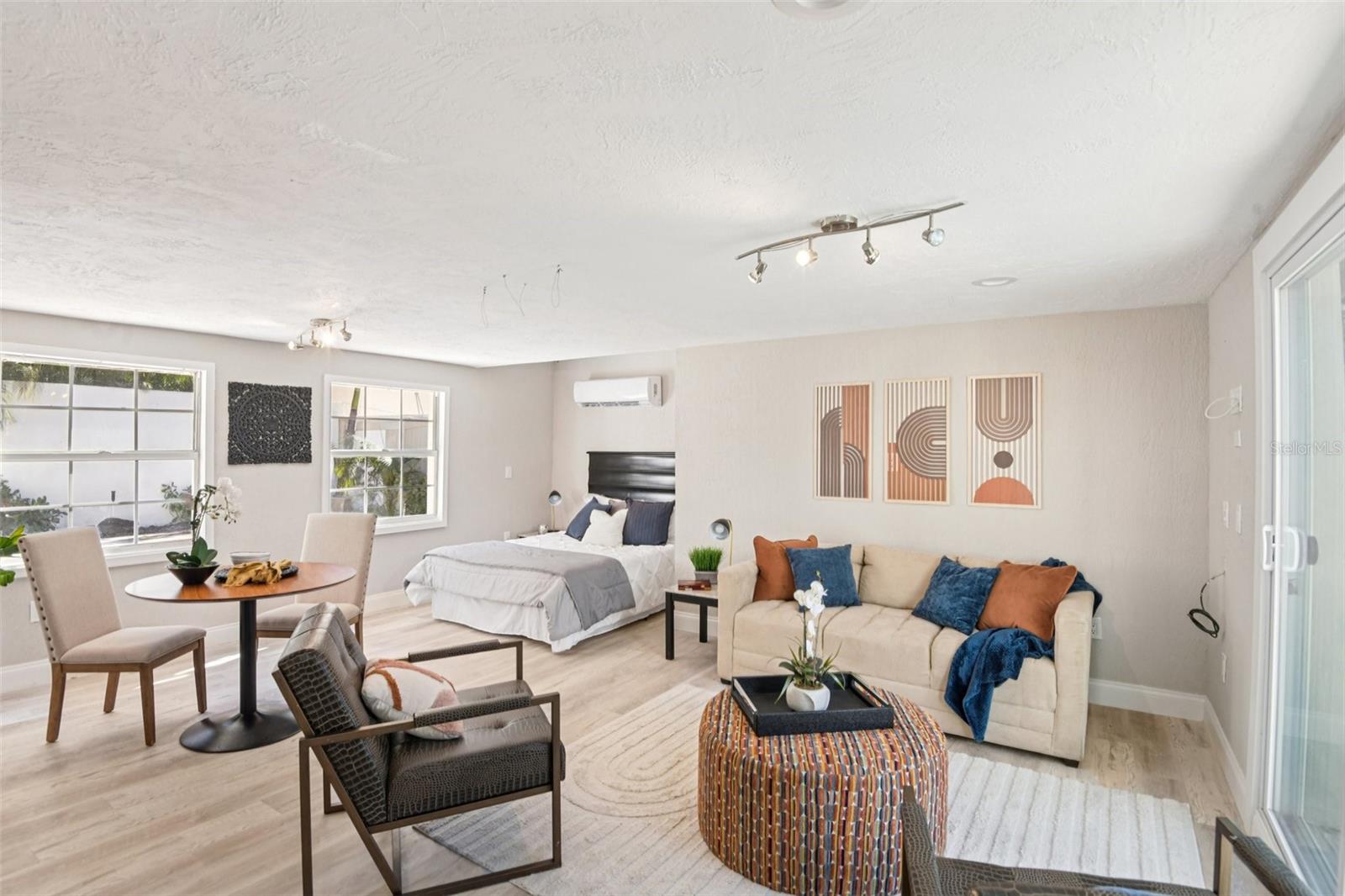 Image 33 of 57 For 104 Palmera Boulevard Ne