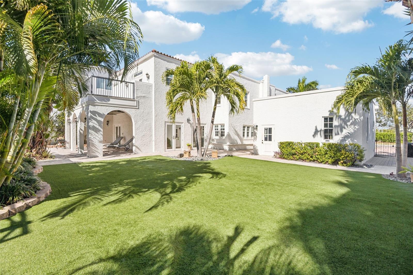 Image 40 of 57 For 104 Palmera Boulevard Ne