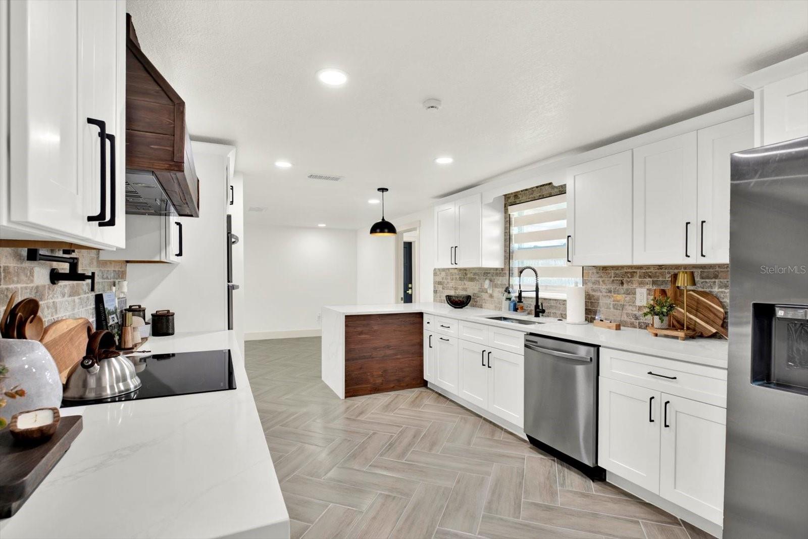 Image 24 of 38 For 4745 Guardian Avenue