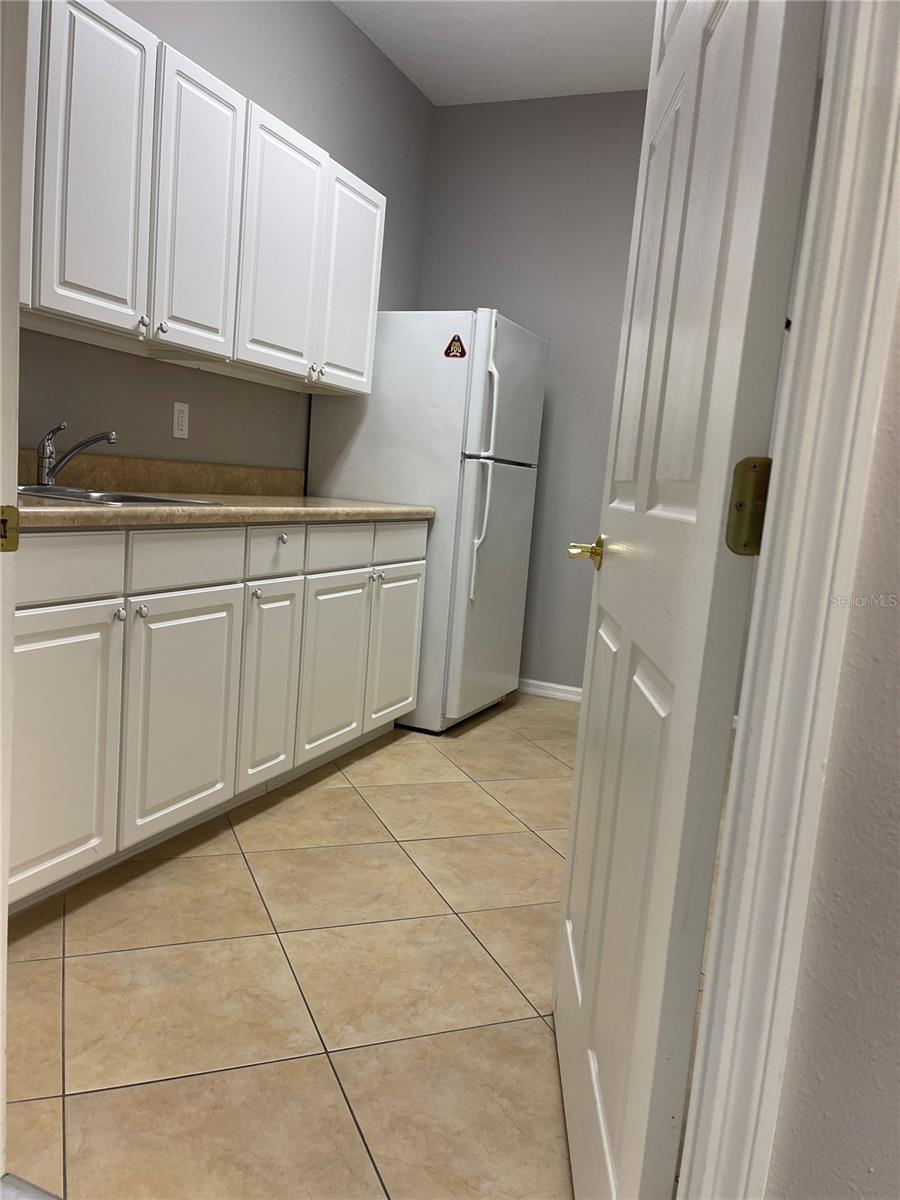 Listing photo id 12 for 2607 Windguard Circle 101