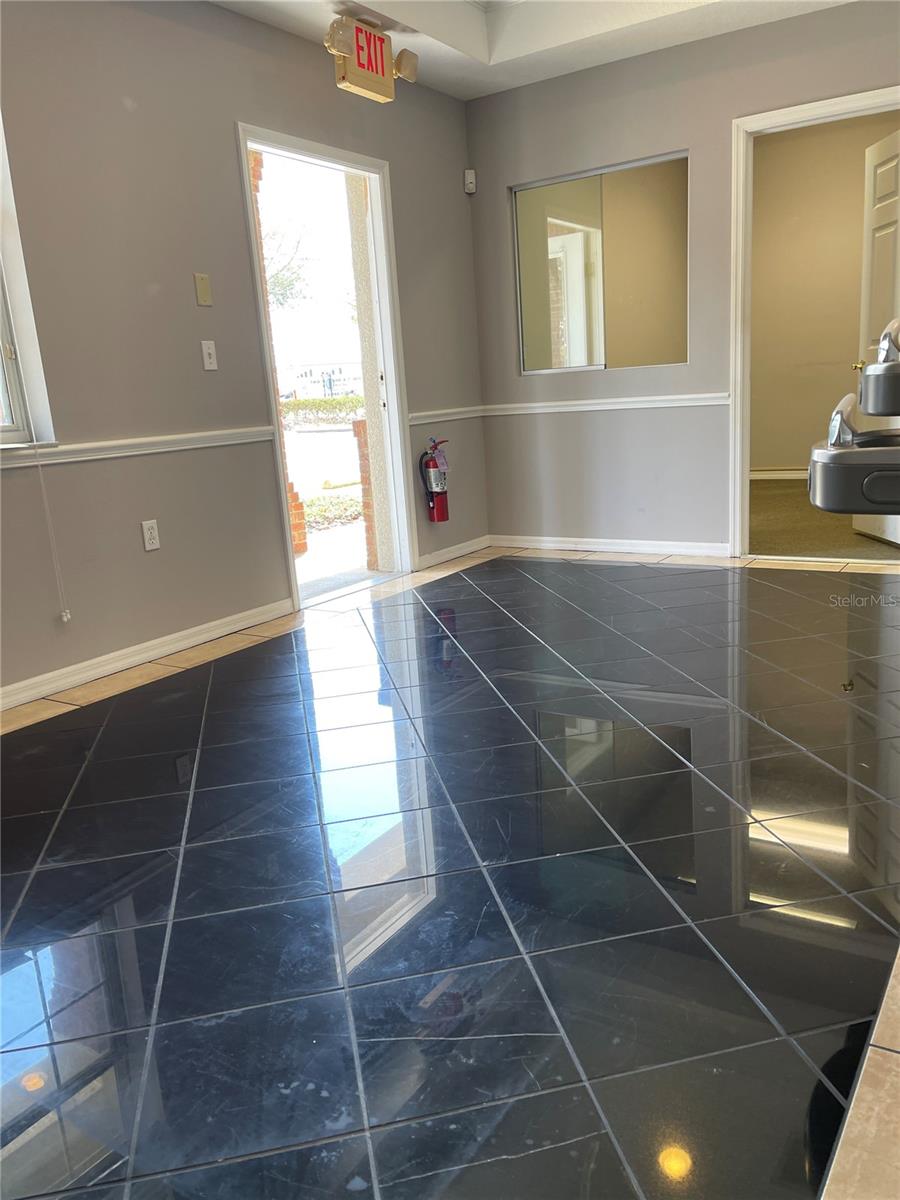 Listing photo id 6 for 2607 Windguard Circle 101