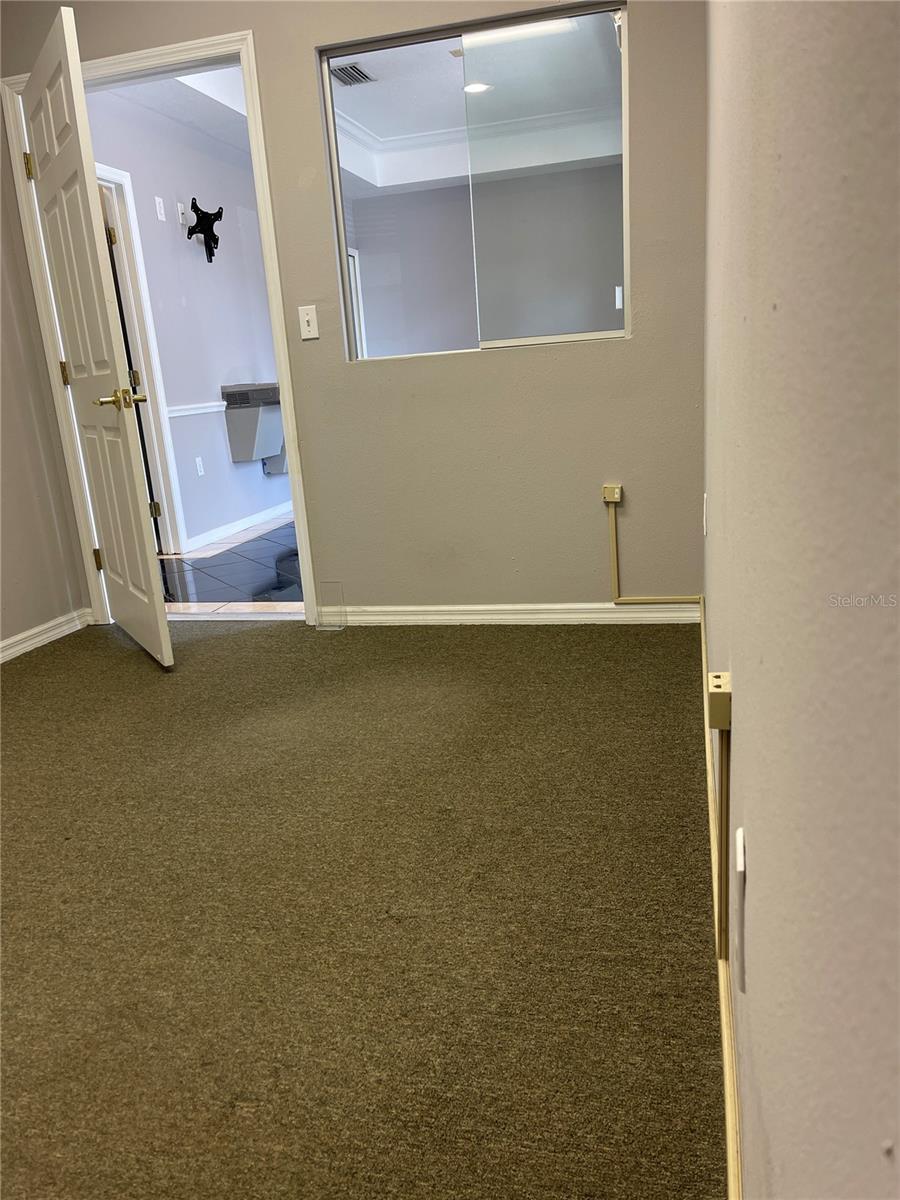 Listing photo id 7 for 2607 Windguard Circle 101