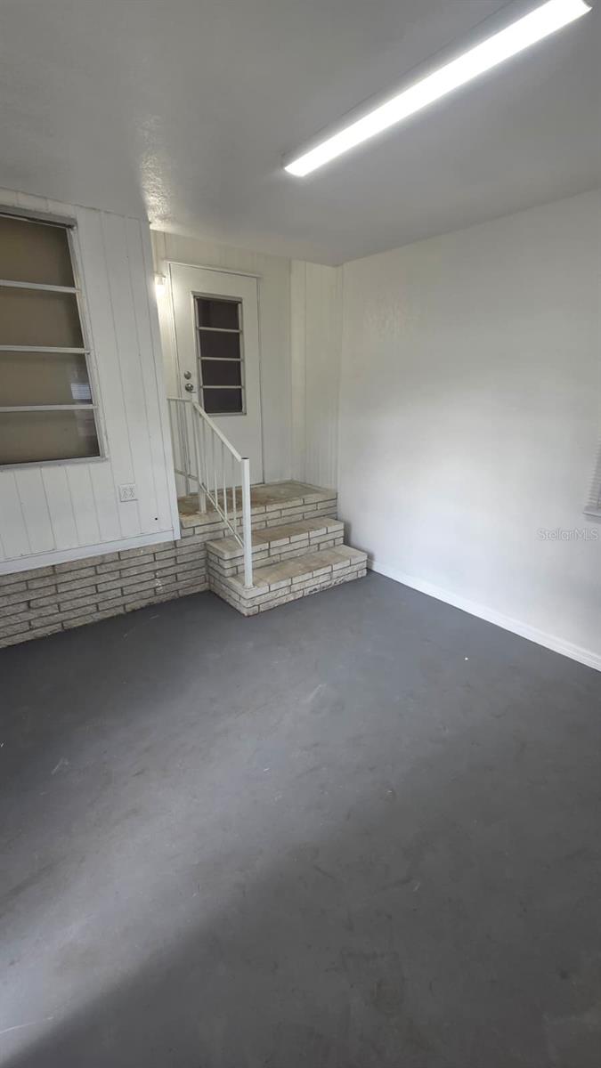 Image 5 of 13 For 7030 Garside Dr