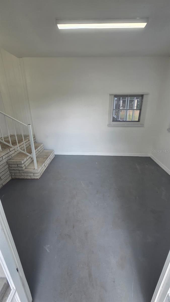 Image 6 of 13 For 7030 Garside Dr