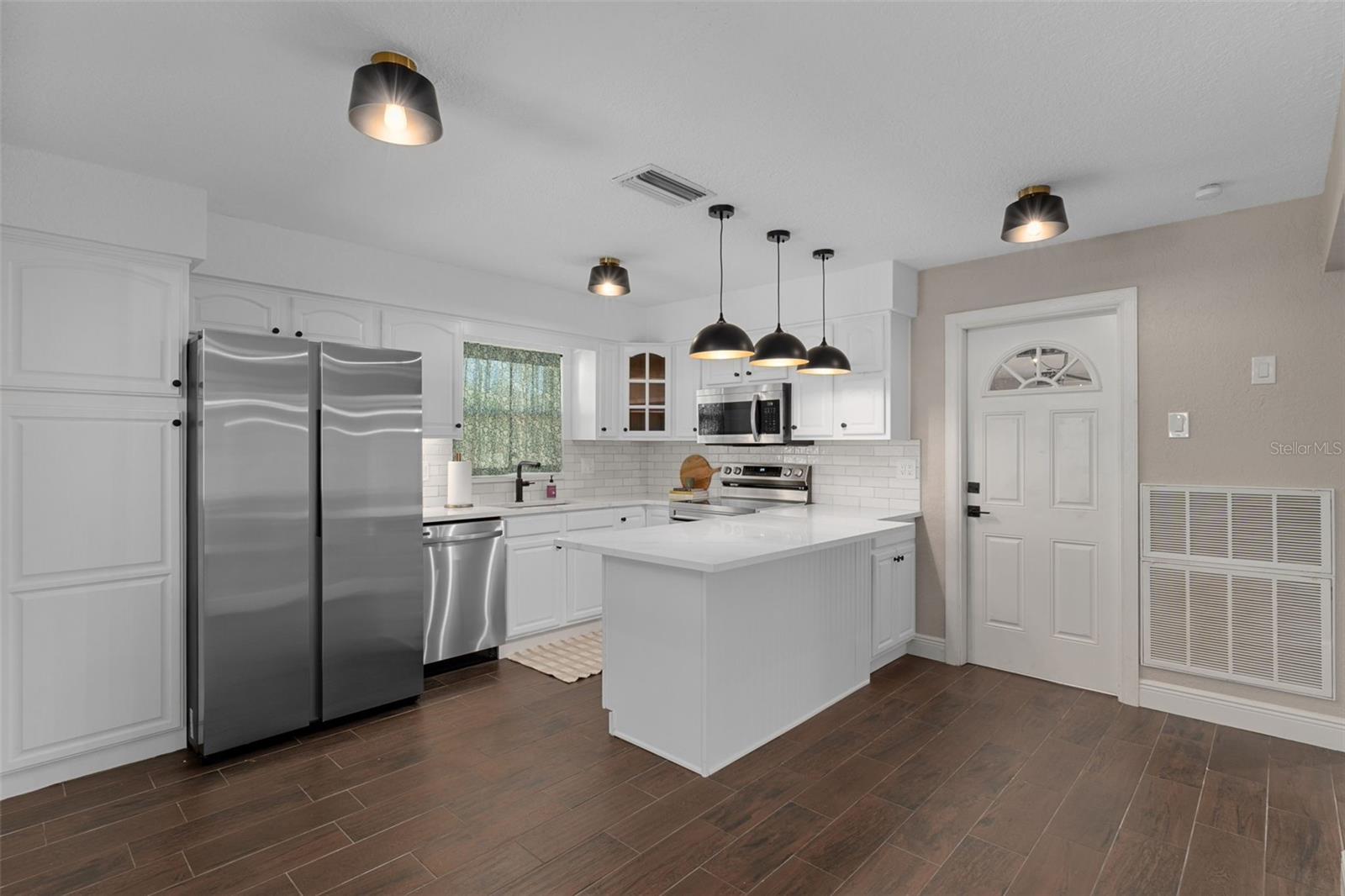 Image 14 of 46 For 7337 Price Street