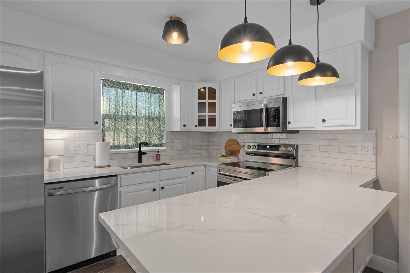 Image 15 of 46 For 7337 Price Street