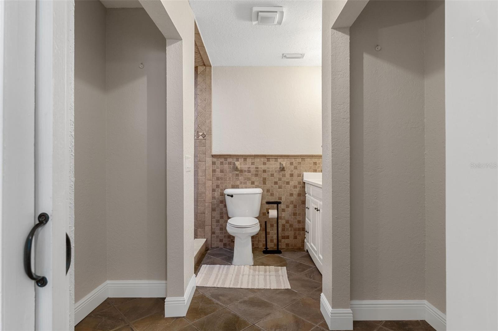 Image 31 of 46 For 7337 Price Street