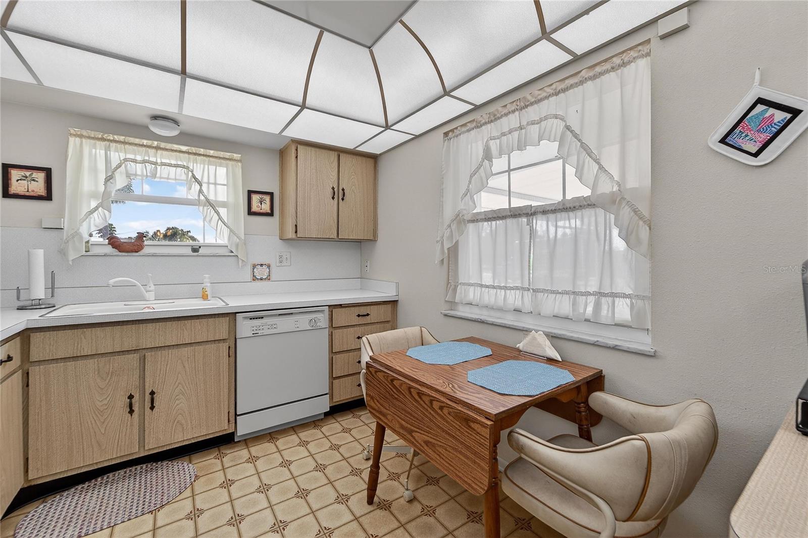 Image 14 of 41 For 1607 Council Drive