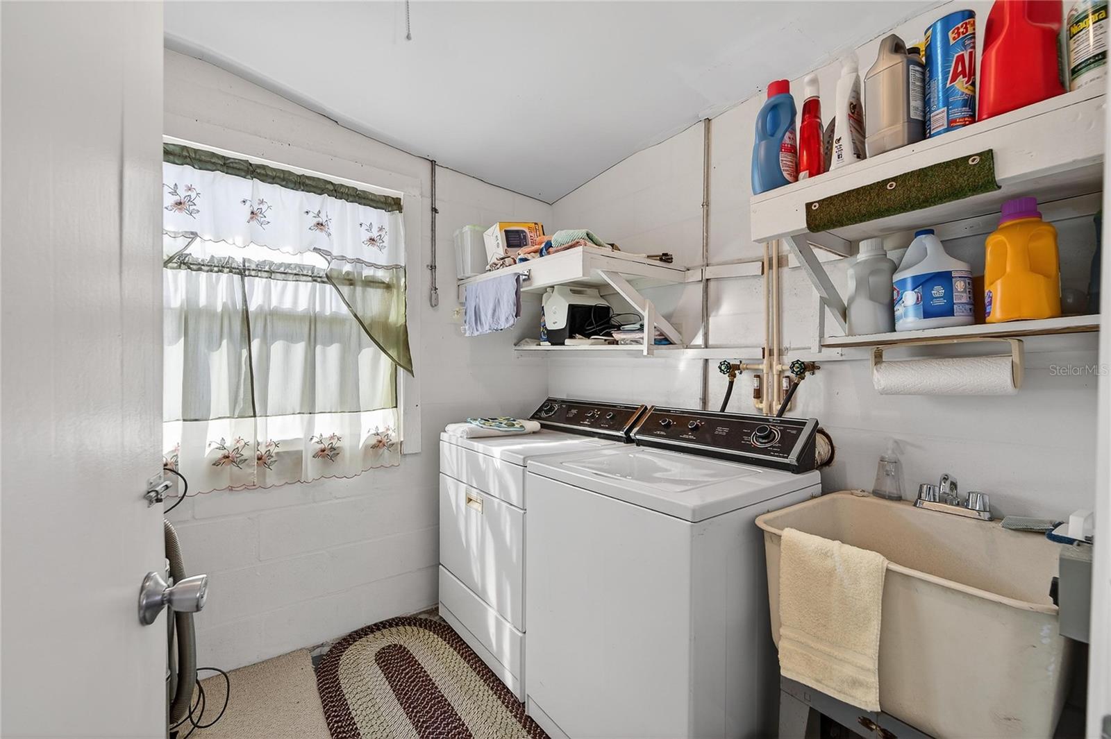 Image 27 of 41 For 1607 Council Drive