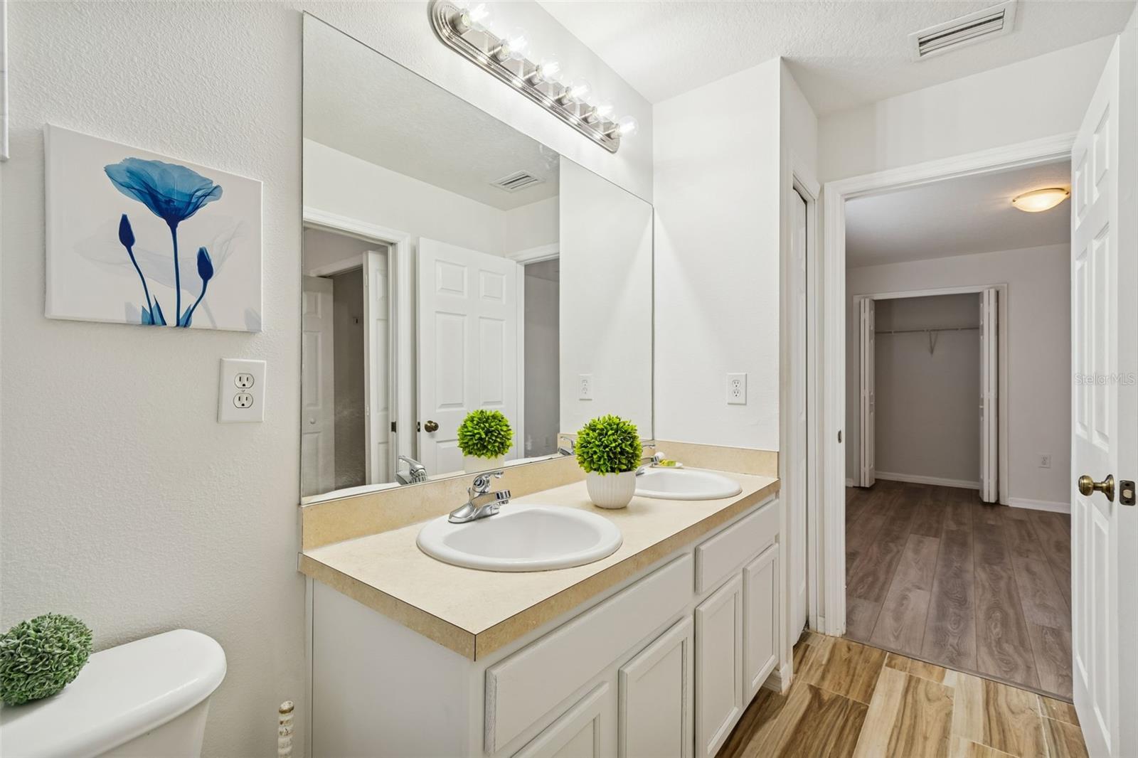 Image 26 of 35 For 20461 Berrywood Lane