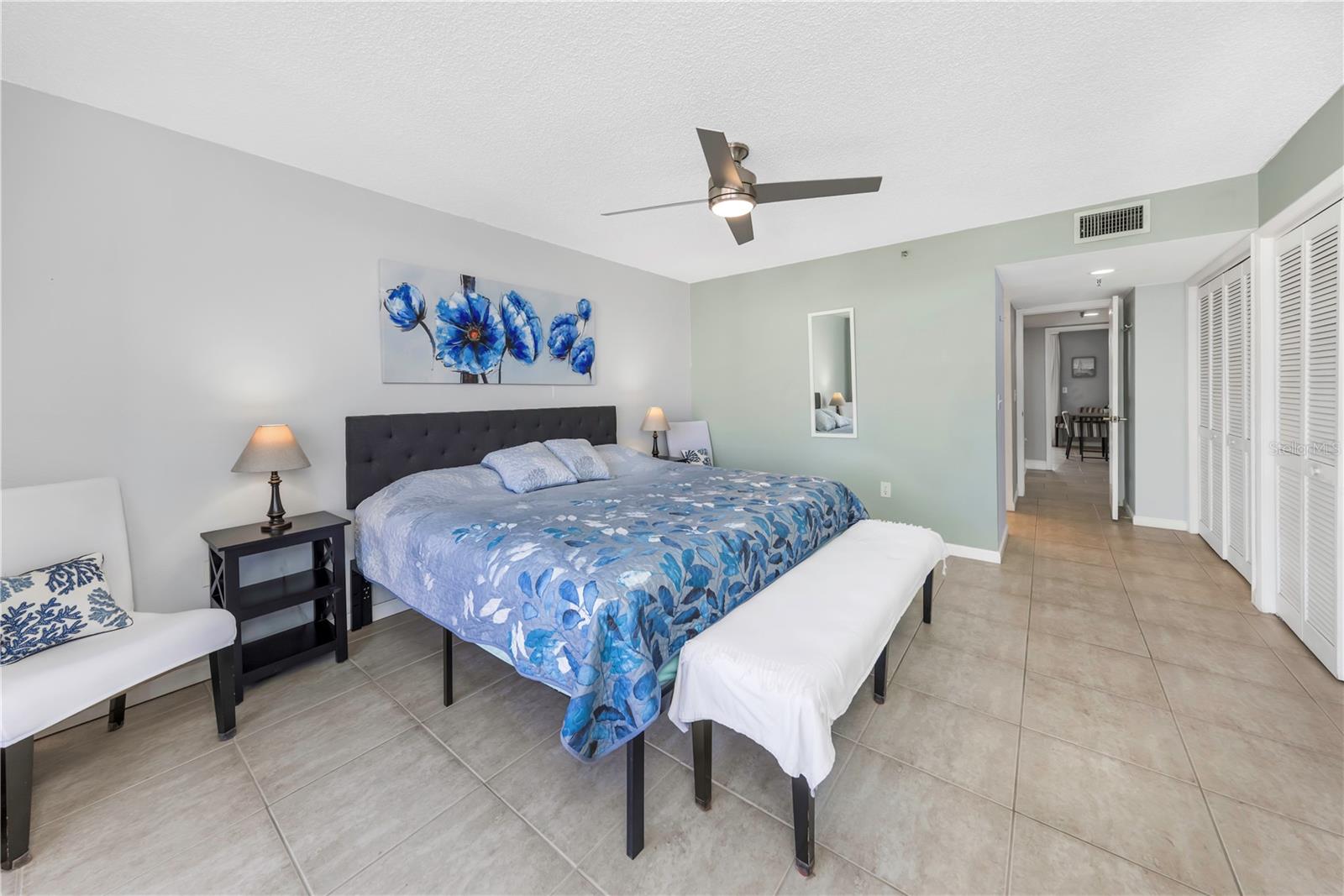 Image 27 of 42 For 19111 Vista Bay Drive 304