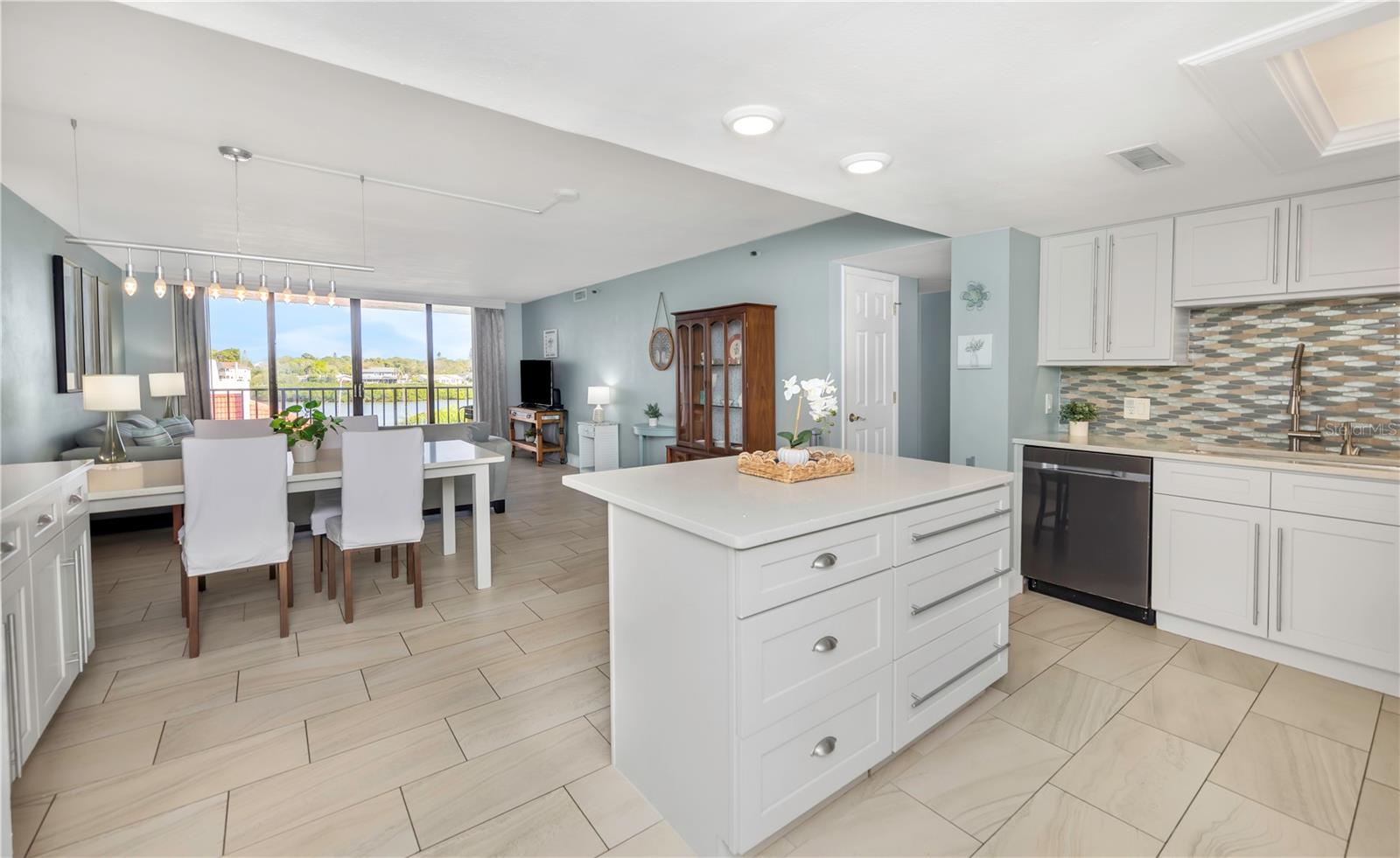 Image 3 of 42 For 19111 Vista Bay Drive 304