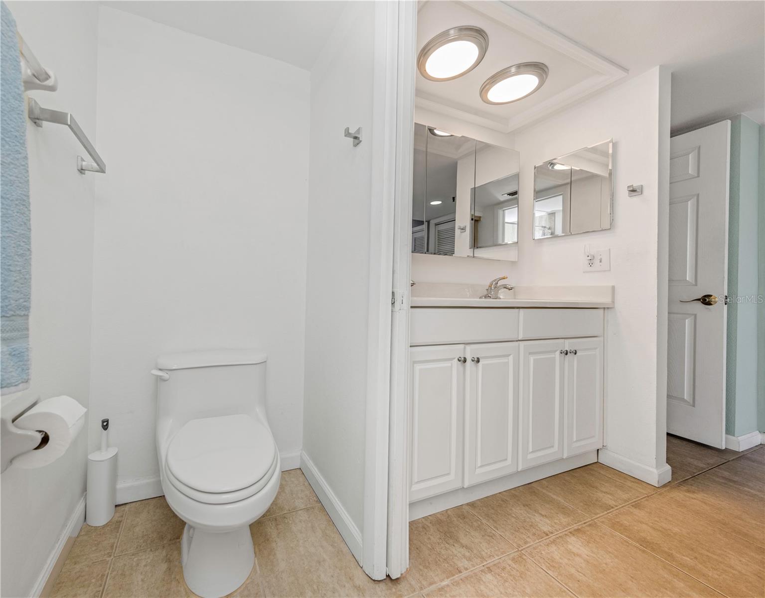 Image 30 of 42 For 19111 Vista Bay Drive 304