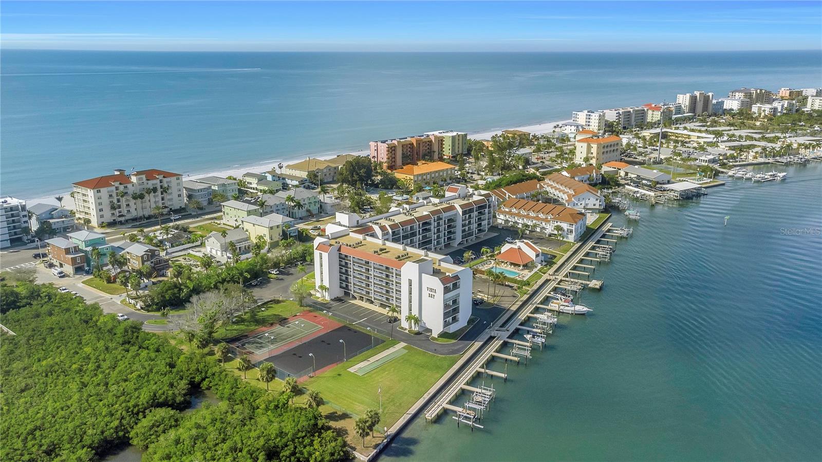 Image 36 of 42 For 19111 Vista Bay Drive 304