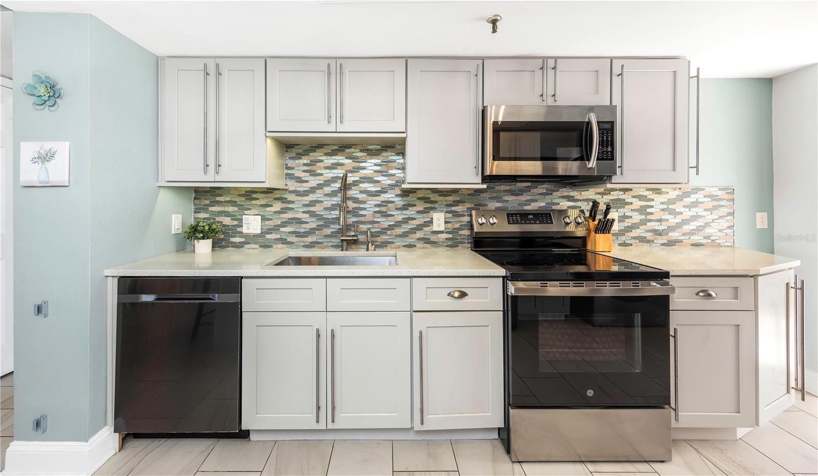 Image 6 of 42 For 19111 Vista Bay Drive 304