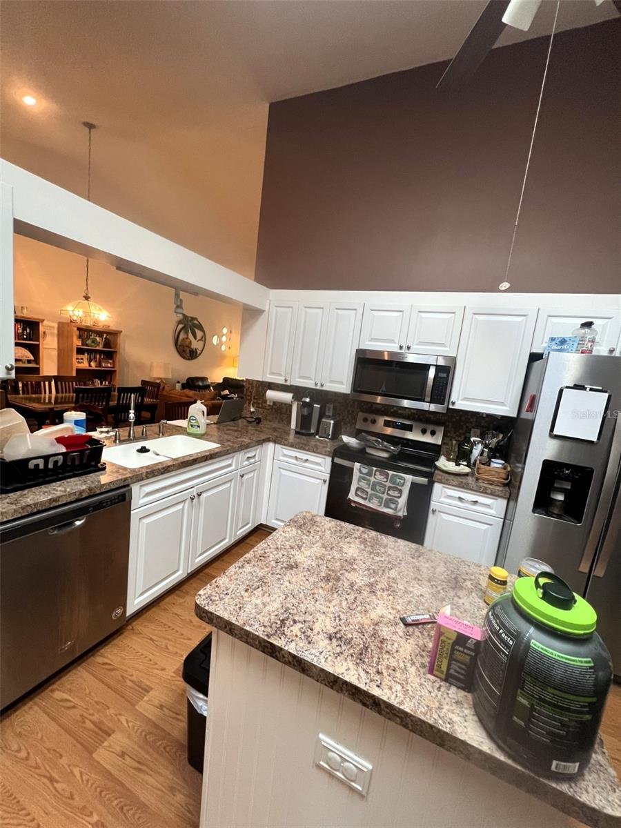 Image 2 of 7 For 4207 Chesterfield Circle